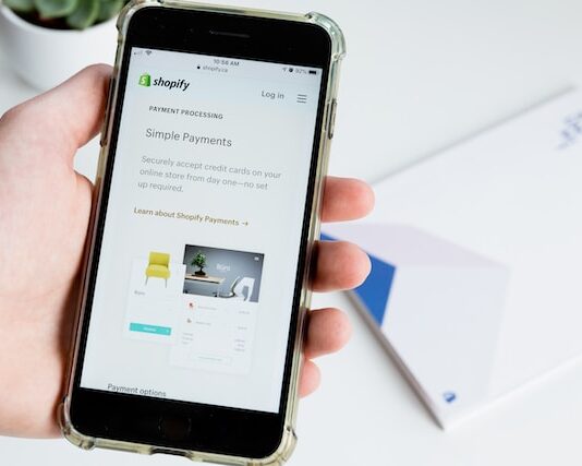 Jakie są najlepsze sposoby na przyciągnięcie klientów do sklepu internetowego?