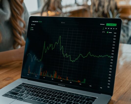 Jakie korzyści płyną z integracji systemów i oprogramowania dla firm?