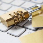 Jak działa system detekcji intruzów (IDS) i jakie są jego zalety? Jak działa system detekcji intruzów (IDS)